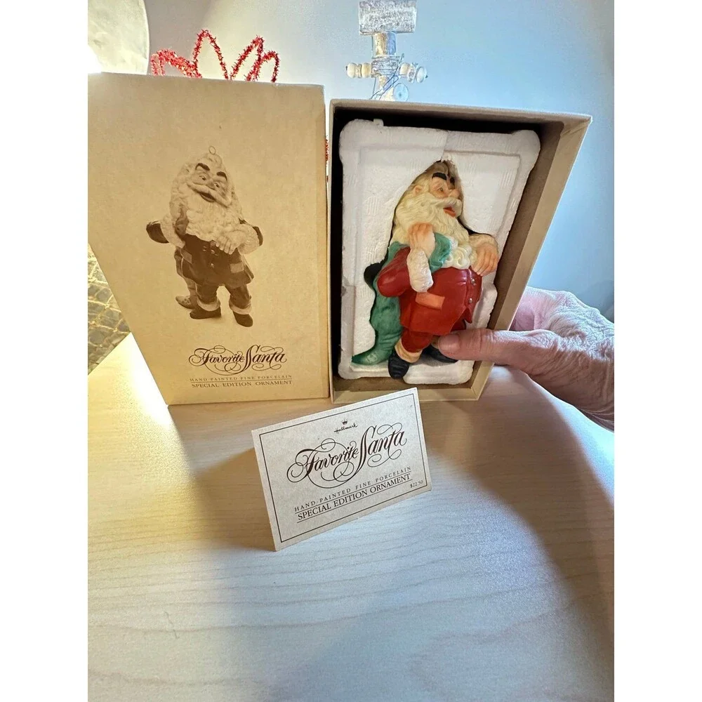Hallmark Favorite Santa Vintage Collectible‎